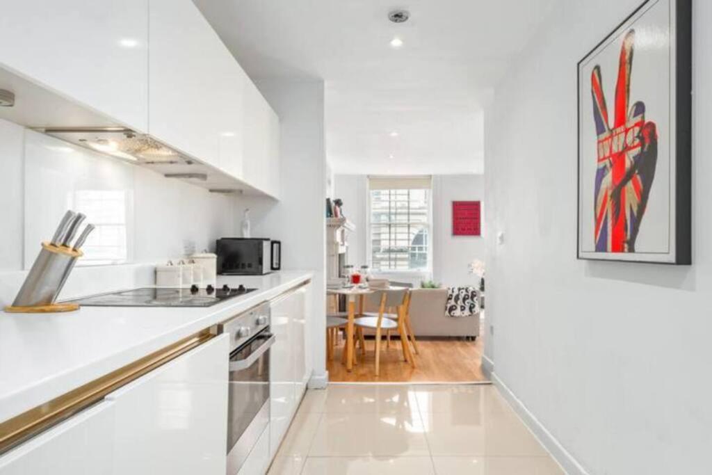 3 Bedroom Flat In Haymarket London Sleeps 14 Hy1 Kültér fotó