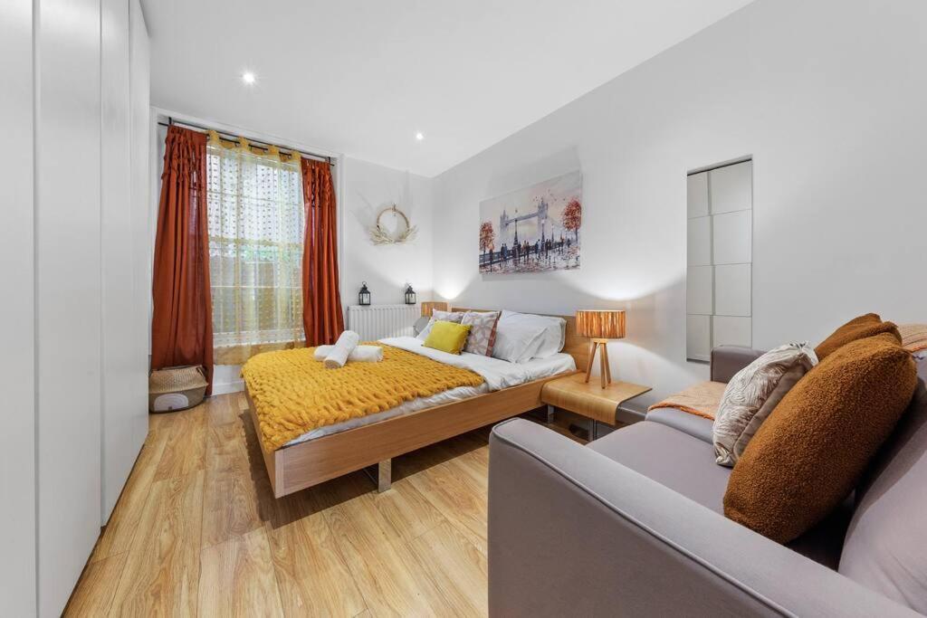 3 Bedroom Flat In Haymarket London Sleeps 14 Hy1 Kültér fotó