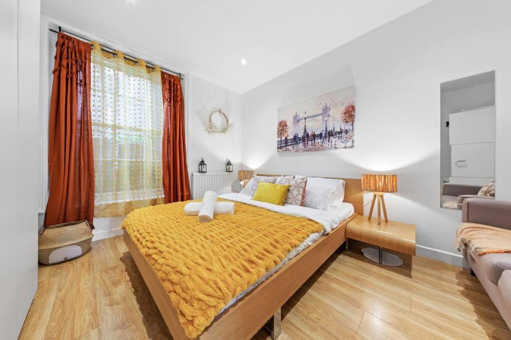 3 Bedroom Flat In Haymarket London Sleeps 14 Hy1 Kültér fotó